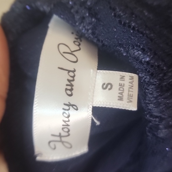 Lace dress - Picture 4 of 4